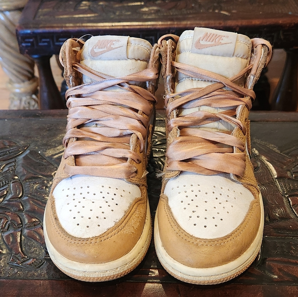 Nike Air Jordan 1 Retro High OG "Praline" sneakers